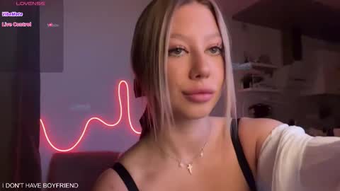 emmaandjake online show from November 2025 01:42:02 PM