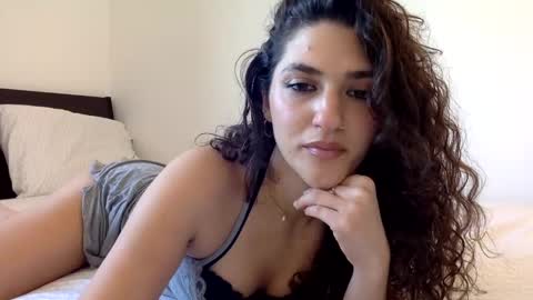 Snapshot of emmababy2322 chatting on January 2025 08:33:02 PM Emma online show from January 2025 08:33:02 PM