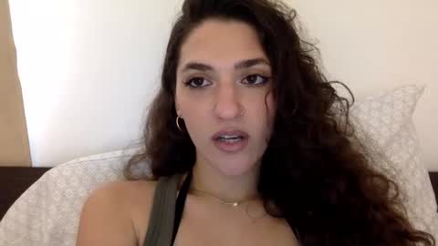 Snapshot of emmababy2322 chatting on January 2025 06:10:01 PM Emma online show from January 2025 06:10:01 PM