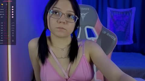 Snapshot of emmablazee chatting on October 2025 07:42:02 AM Emma online show from October 2025 07:42:02 AM