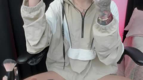 Emma  online show from January 2026 10:47:01 PM