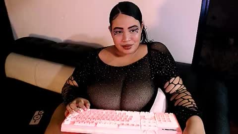 Snapshot of emmacamille2 chatting on October 2025 06:57:02 AM emmacamille2 online show from October 2025 06:57:02 AM