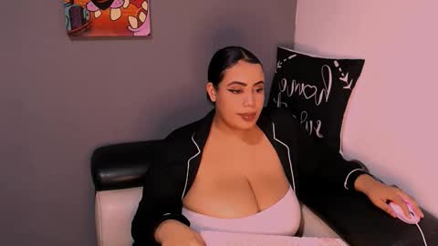 Snapshot of emmacamille2 chatting on November 2025 12:46:01 AM emmacamille2 online show from November 2025 12:46:01 AM