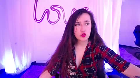 Emma Claire online show from September 2025 07:18:02 PM