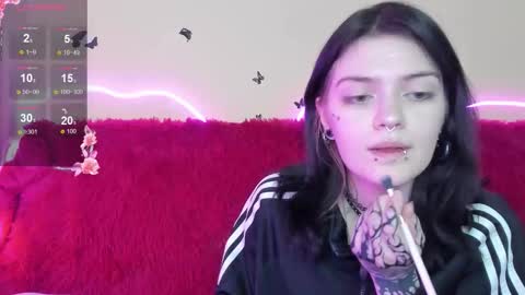 Snapshot of emmadarkk chatting on December 2025 08:32:02 AM Emma online show from December 2025 08:32:02 AM