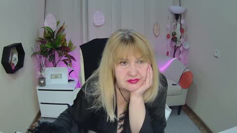 Snapshot of emmaellison924117 chatting on April 2026 06:30:01 AM emmaellison924117 online show from April 2026 06:30:01 AM