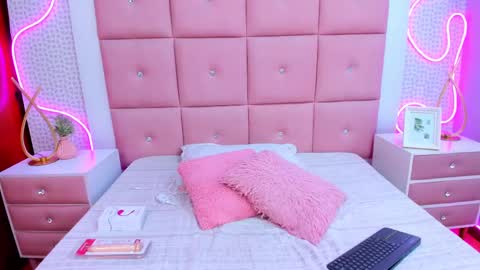 Alejandra  online show from February 2025 03:15:02 AM