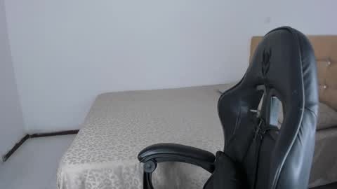 Jennifer online show from January 2026 10:48:01 PM