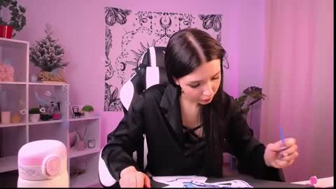 Emma online show from December 2024 06:46:02 AM