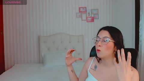 Emmas Room online show from April 2026 01:28:02 AM