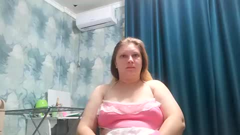 Snapshot of emmamelody944534 chatting on September 2025 10:13:01 PM emmamelody online show from September 2025 10:13:01 PM