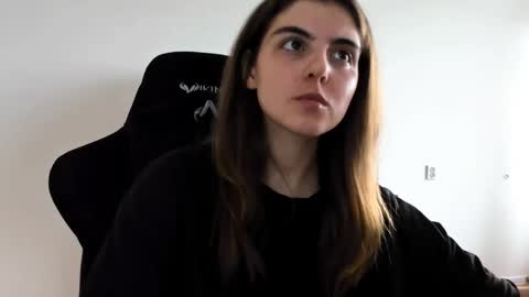 Emma online show from September 2025 09:42:02 AM