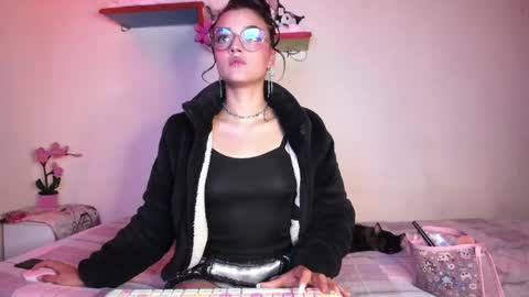 Snapshot of emmantho chatting on May 2026 02:52:01 AM Emmantho online show from May 2026 02:52:01 AM