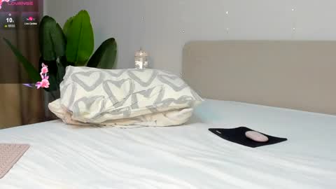 emmanuelleee online show from April 2026 01:41:01 PM