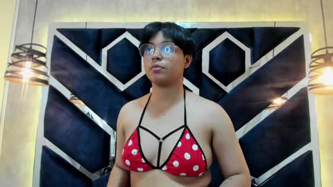 Emma 3 online show from February 2025 07:00:01 PM