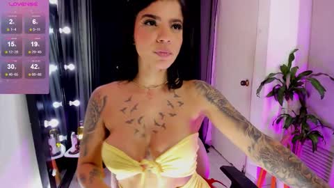 Emma Russell online show from November 2025 11:58:01 PM