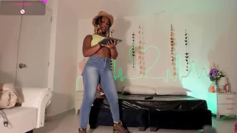 Sara online show from October 2025 11:33:02 AM