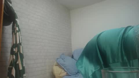 Snapshot of emmasquirt69 chatting on December 2025 10:23:02 AM emmasquirt69 online show from December 2025 10:23:02 AM