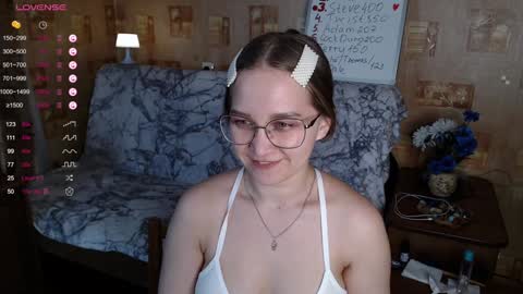 Mia online show from December 2024 04:29:02 PM