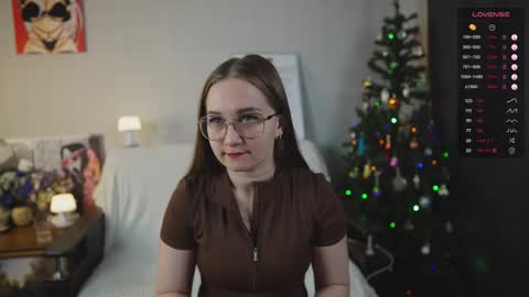 Snapshot of emmatiny chatting on December 2025 10:00:02 AM Mia online show from December 2025 10:00:02 AM