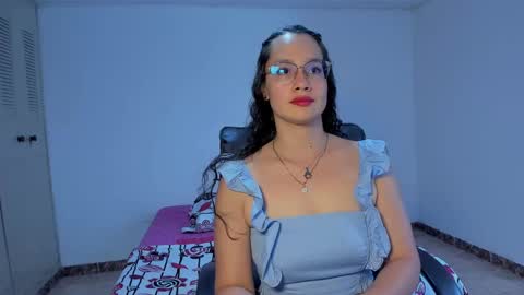 Snapshot of emmatorres9 chatting on March 2025 08:29:02 PM Emma Torres online show from March 2025 08:29:02 PM