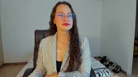 Snapshot of emmatorres9 chatting on March 2025 09:04:01 PM Emma Torres online show from March 2025 09:04:01 PM