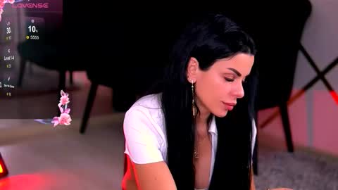 Snapshot of emmavayne chatting on November 2025 07:48:02 PM Emma online show from November 2025 07:48:02 PM