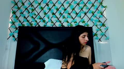 Snapshot of emmawillliams chatting on January 2025 08:02:02 PM Emma online show from January 2025 08:02:02 PM