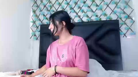 Snapshot of emmawillliams chatting on January 2026 04:00:02 PM Emma online show from January 2026 04:00:02 PM