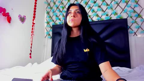 Snapshot of emmawillliams chatting on February 2026 06:28:01 PM Emma online show from February 2026 06:28:01 PM