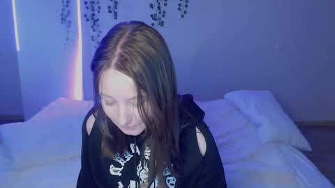 Snapshot of emmawise221 chatting on September 2025 12:16:02 PM Emma online show from September 2025 12:16:02 PM