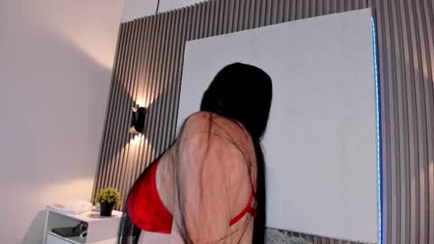 emmazc_ online show from January 2026 08:33:01 PM