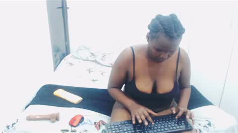 Emmy Lilly and Sam online show from January 2025 06:45:02 PM