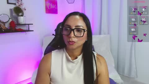 Snapshot of emmi_cam chatting on April 2026 07:58:02 PM Emmi Cam online show from April 2026 07:58:02 PM