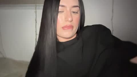 Emmi online show from July 2026 04:19:01 AM