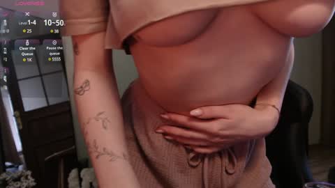 Snapshot of emmiclo chatting on January 2025 08:55:01 AM Emily online show from January 2025 08:55:01 AM