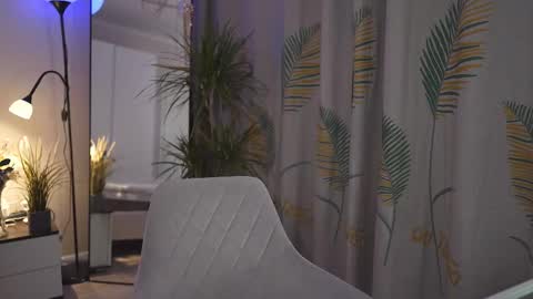 Snapshot of emmie_blush chatting on March 2025 05:50:02 PM Emily online show from March 2025 05:50:02 PM