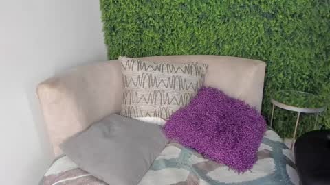 Snapshot of emmiily_z chatting on January 2025 08:12:01 PM Emmiily online show from January 2025 08:12:01 PM