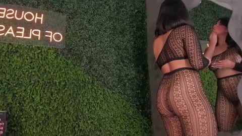 Snapshot of emmiily_z chatting on February 2025 02:03:02 AM Emmiily online show from February 2025 02:03:02 AM