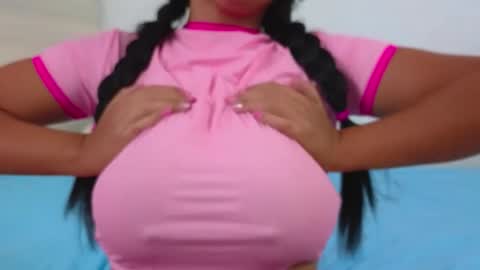 Emmily online show from November 2025 06:26:02 AM