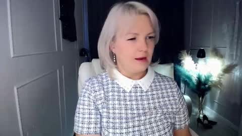 emmmam online show from November 2025 07:40:01 AM