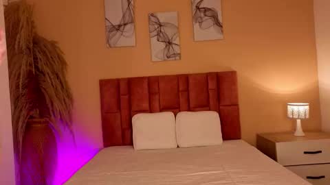 Snapshot of emmy_danielss chatting on February 2026 11:50:01 AM emmy_danielss online show from February 2026 11:50:01 AM