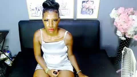 Snapshot of emmybae69 chatting on January 2025 03:48:01 AM emma online show from January 2025 03:48:01 AM