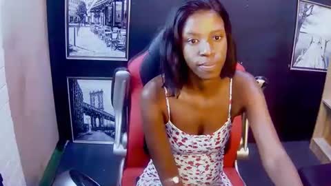 Snapshot of emmybae69 chatting on October 2025 05:43:01 PM emma online show from October 2025 05:43:01 PM