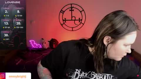 Emmy Bright     50  online show from December 2025 01:32:02 AM