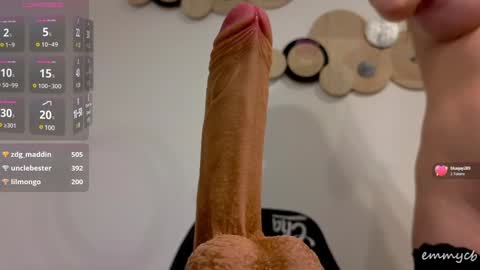 Em online show from January 2025 01:00:01 AM