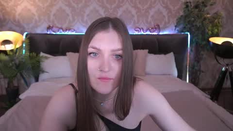 Snapshot of emmycharm chatting on February 2025 06:47:02 AM E M M Y online show from February 2025 06:47:02 AM