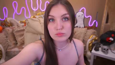 Snapshot of emmycharm chatting on November 2025 06:58:02 AM E M M Y online show from November 2025 06:58:02 AM