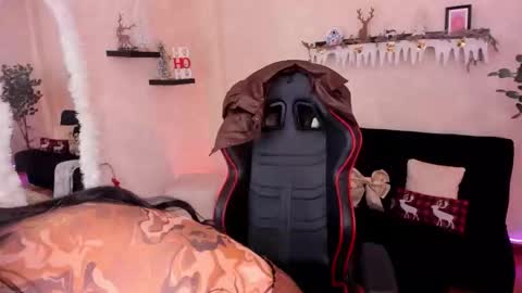 Snapshot of emmyevans1 chatting on November 2025 07:43:01 PM Emmy Evans online show from November 2025 07:43:01 PM