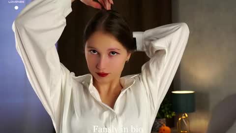 Emmy online show from November 2025 01:17:02 AM